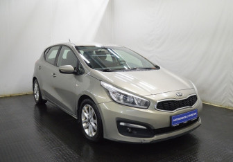 Подержанный автомобиль Kia Ceed Hatchback 2016 года (3 фото)