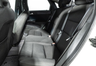 Подержанный автомобиль Volvo S40 2011 года (10 фото)