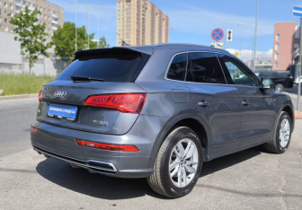 Подержанный автомобиль Audi Q5 2019 года (4 фото)