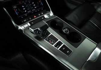 Подержанный автомобиль Audi A6 Wagon 2018 года (18 фото)