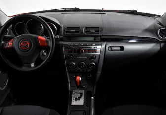 Подержанный автомобиль Mazda 3 Hatchback 2007 года (14 фото)