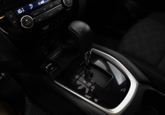 Подержанный автомобиль Nissan Qashqai 2016 года (12 фото)