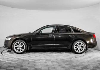 Подержанный автомобиль Audi A6 Sedan 2013 года (8 фото)