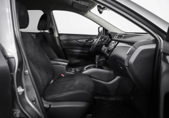Подержанный автомобиль Nissan X-Trail 2017 года (21 фото)