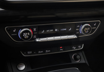 Подержанный автомобиль Audi Q5 2018 года (17 фото)