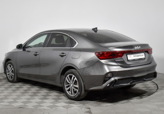 Подержанный автомобиль Kia Cerato Sedan 2022 года (7 фото)