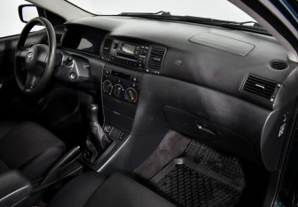 Подержанный автомобиль Toyota Corolla Sedan 2006 года (13 фото)