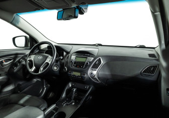 Подержанный автомобиль Hyundai ix35 2010 года (9 фото)