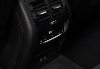 Подержанный автомобиль BMW X4 2021 года (27 фото)