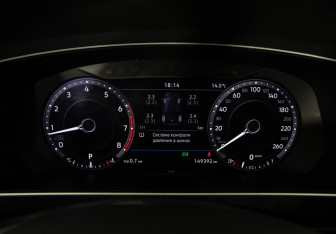 Подержанный автомобиль Volkswagen Tiguan 2018 года (14 фото)