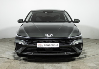 Подержанный автомобиль Hyundai Elantra Sedan 2024 года (2 фото)