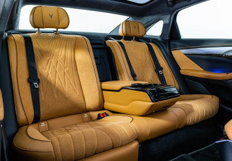 Подержанный автомобиль Voyah Passion 2023 года (33 фото)