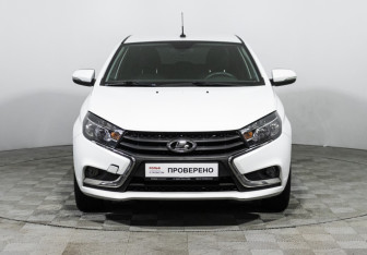 Подержанный автомобиль LADA (ВАЗ) Vesta Sedan 2018 года (2 фото)