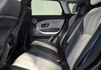Подержанный автомобиль Land Rover Range Rover Evoque 2017 года (12 фото)