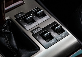 Подержанный автомобиль Lexus GX 2010 года (17 фото)