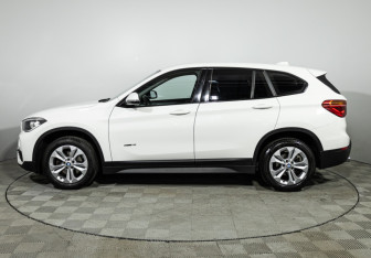 Подержанный автомобиль BMW X1 2016 года (8 фото)