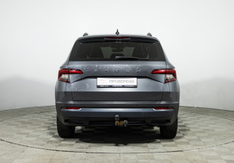 Подержанный автомобиль Skoda Karoq 2020 года (6 фото)