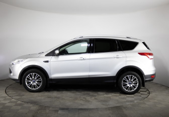 Подержанный автомобиль Ford Kuga 2013 года (8 фото)