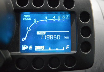 Подержанный автомобиль Chevrolet Spark 2013 года (14 фото)