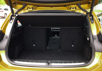 Подержанный автомобиль BMW X2 2021 года (32 фото)