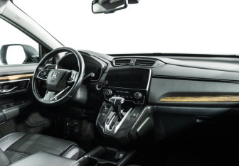 Подержанный автомобиль Honda CR-V 2017 года (9 фото)