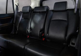 Подержанный автомобиль Toyota Land Cruiser Prado 2017 года (15 фото)