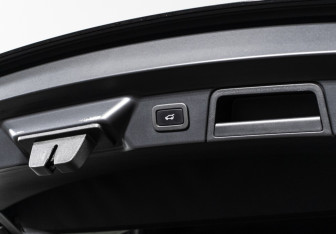 Подержанный автомобиль Land Rover Range Rover Velar 2020 года (16 фото)