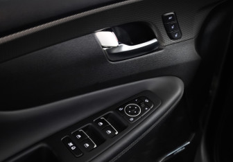 Подержанный автомобиль Hyundai Santa Fe 2018 года (14 фото)