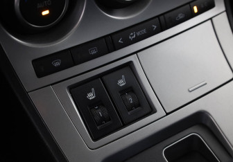 Подержанный автомобиль Mazda 3 Sedan 2011 года (18 фото)