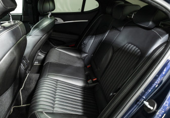 Подержанный автомобиль Genesis G70 2021 года (10 фото)