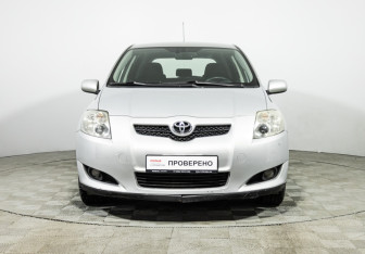 Подержанный автомобиль Toyota Auris Hatchback 2007 года (2 фото)