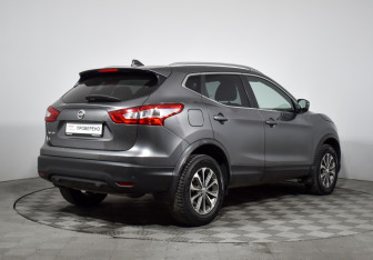 Подержанный автомобиль Nissan Qashqai 2017 года (5 фото)