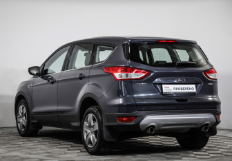 Подержанный автомобиль Ford Kuga 2014 года (7 фото)