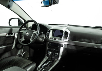 Подержанный автомобиль Chevrolet Captiva 2012 года (9 фото)