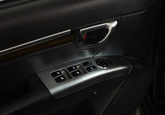 Подержанный автомобиль Hyundai Santa Fe 2011 года (20 фото)