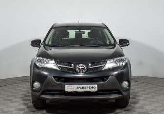 Подержанный автомобиль Toyota RAV4 2015 года (2 фото)
