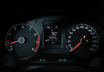 Подержанный автомобиль Volkswagen Polo Sedan 2017 года (17 фото)