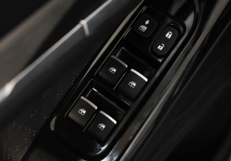 Подержанный автомобиль JAC JS6 2024 года (24 фото)