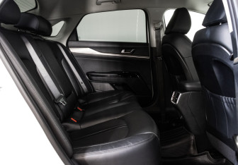 Подержанный автомобиль Kia K5 2020 года (25 фото)