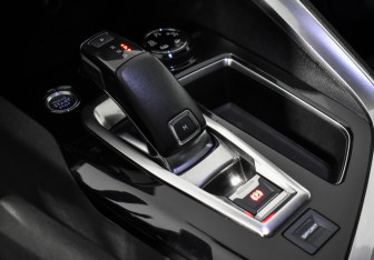 Подержанный автомобиль Peugeot 5008 Suv 2019 года (12 фото)