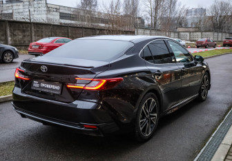 Подержанный автомобиль Toyota Camry Sedan 2024 года (4 фото)