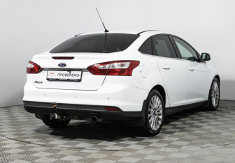 Подержанный автомобиль Ford Focus Sedan 2012 года (5 фото)