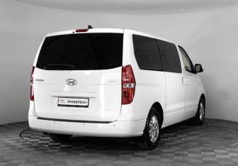 Подержанный автомобиль Hyundai H-1 2018 года (5 фото)