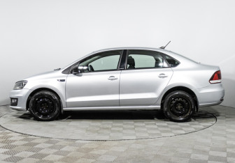 Подержанный автомобиль Volkswagen Polo Sedan 2017 года (8 фото)