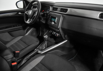 Подержанный автомобиль Renault Arkana 2019 года (13 фото)