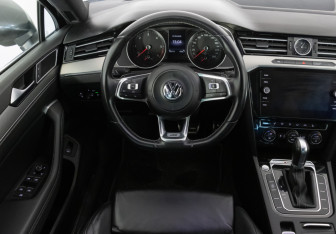 Подержанный автомобиль Volkswagen Passat Wagon 2018 года (12 фото)