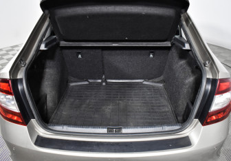 Подержанный автомобиль Skoda Rapid Liftback 2019 года (18 фото)