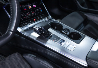 Подержанный автомобиль Audi A6 Wagon 2018 года (26 фото)