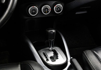 Подержанный автомобиль Citroen C-Crosser 2008 года (11 фото)