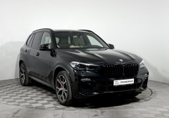 Подержанный автомобиль BMW X5 2020 года (3 фото)